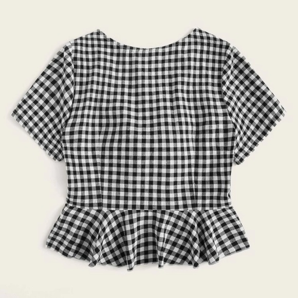 NWOT Tie front ruffle hem Gingham top - Picture 2 of 5